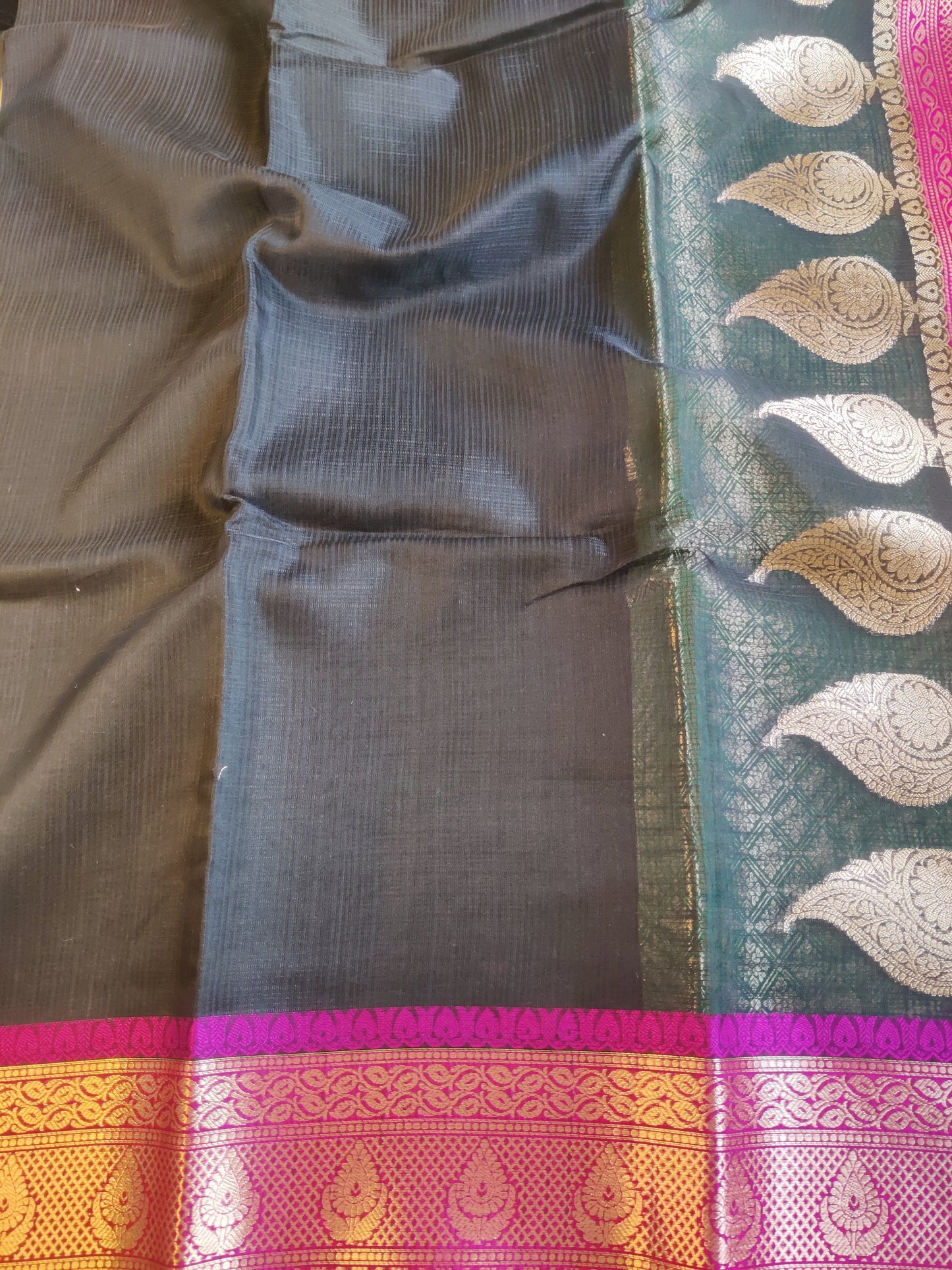 Bela Checked Contrast Zari Saree