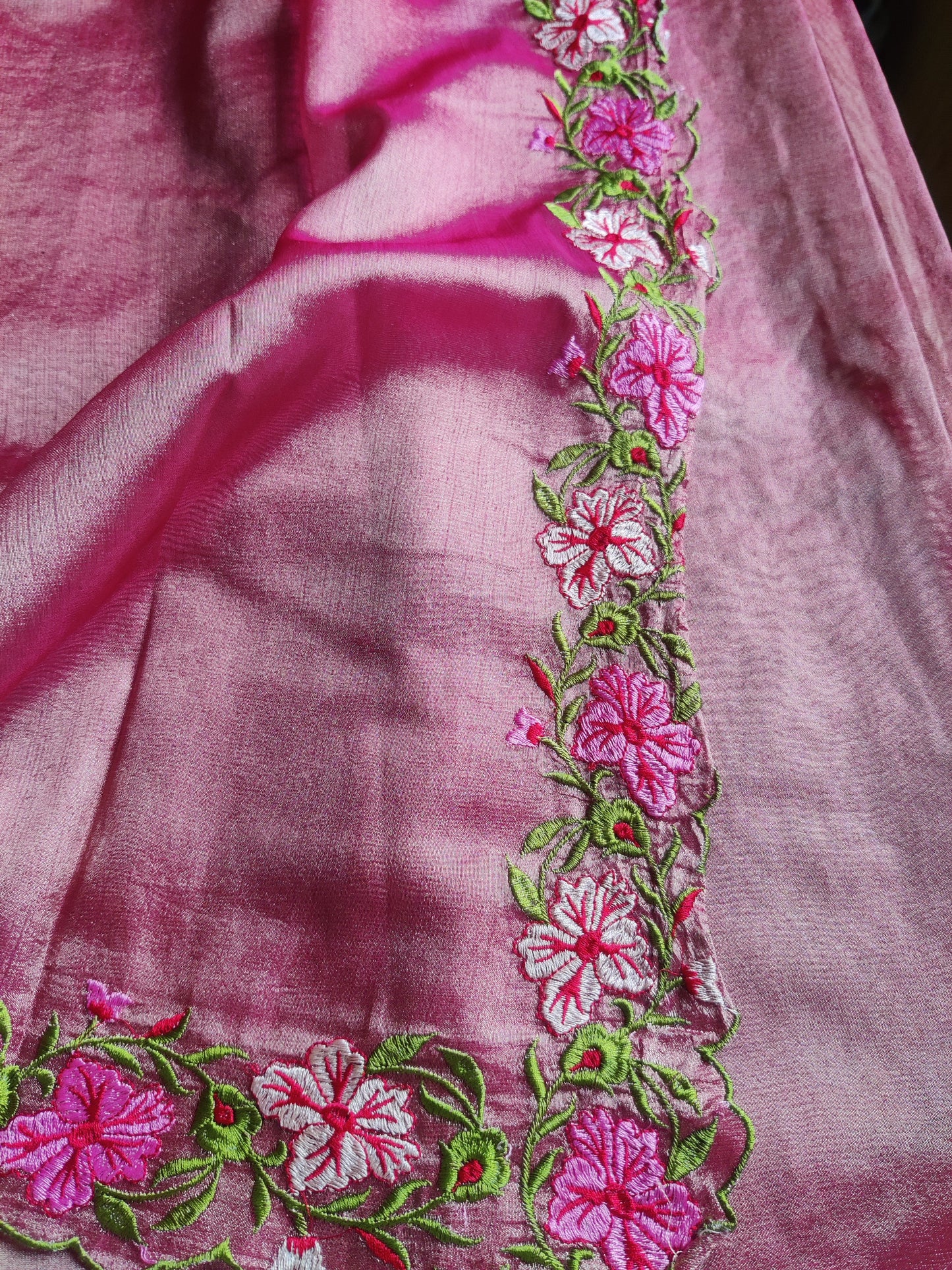 Floral Embroidered Tissue Saree/Sea Green & Pyaazi Pink