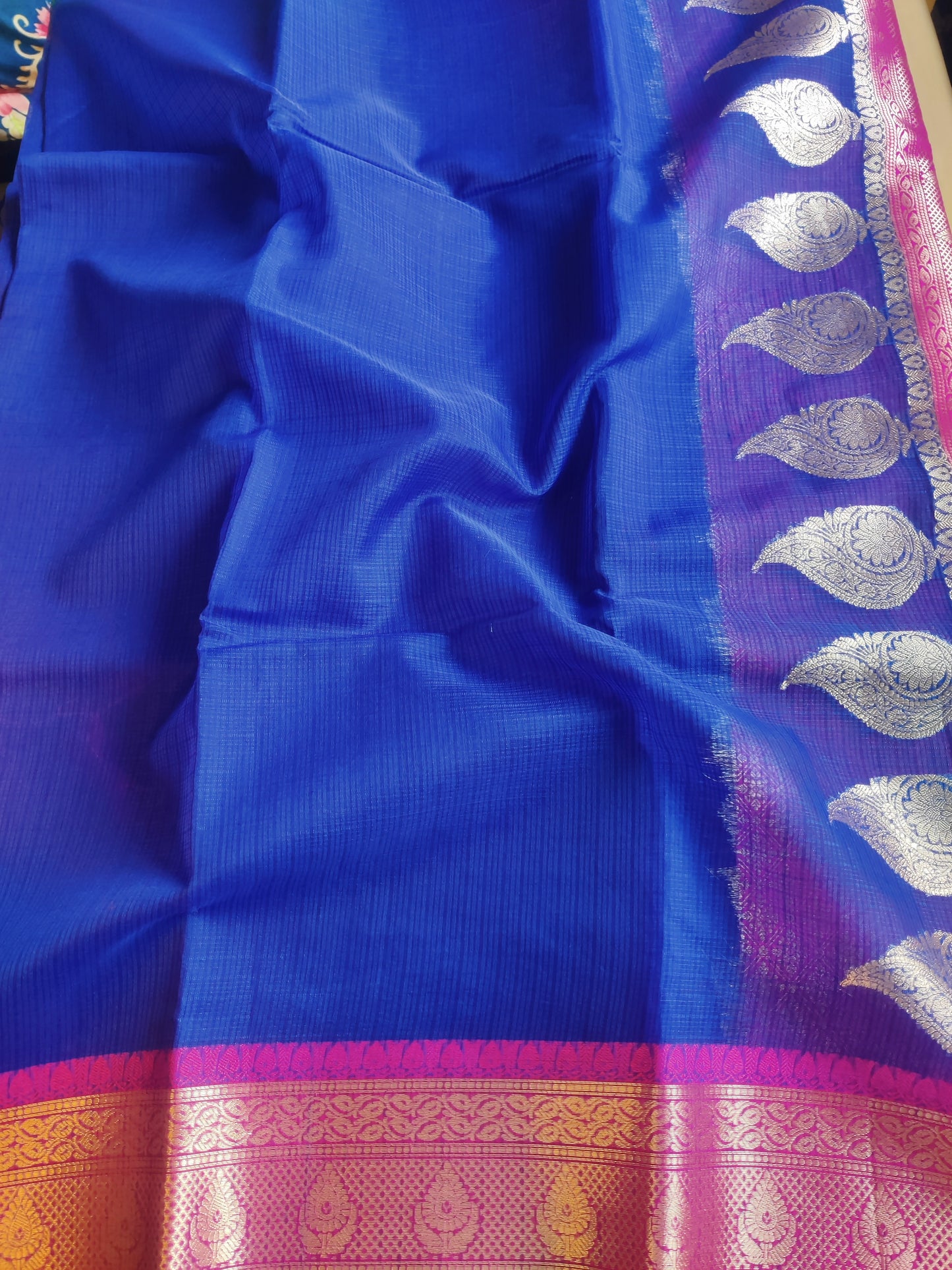 Bela Checked Contrast Zari Saree