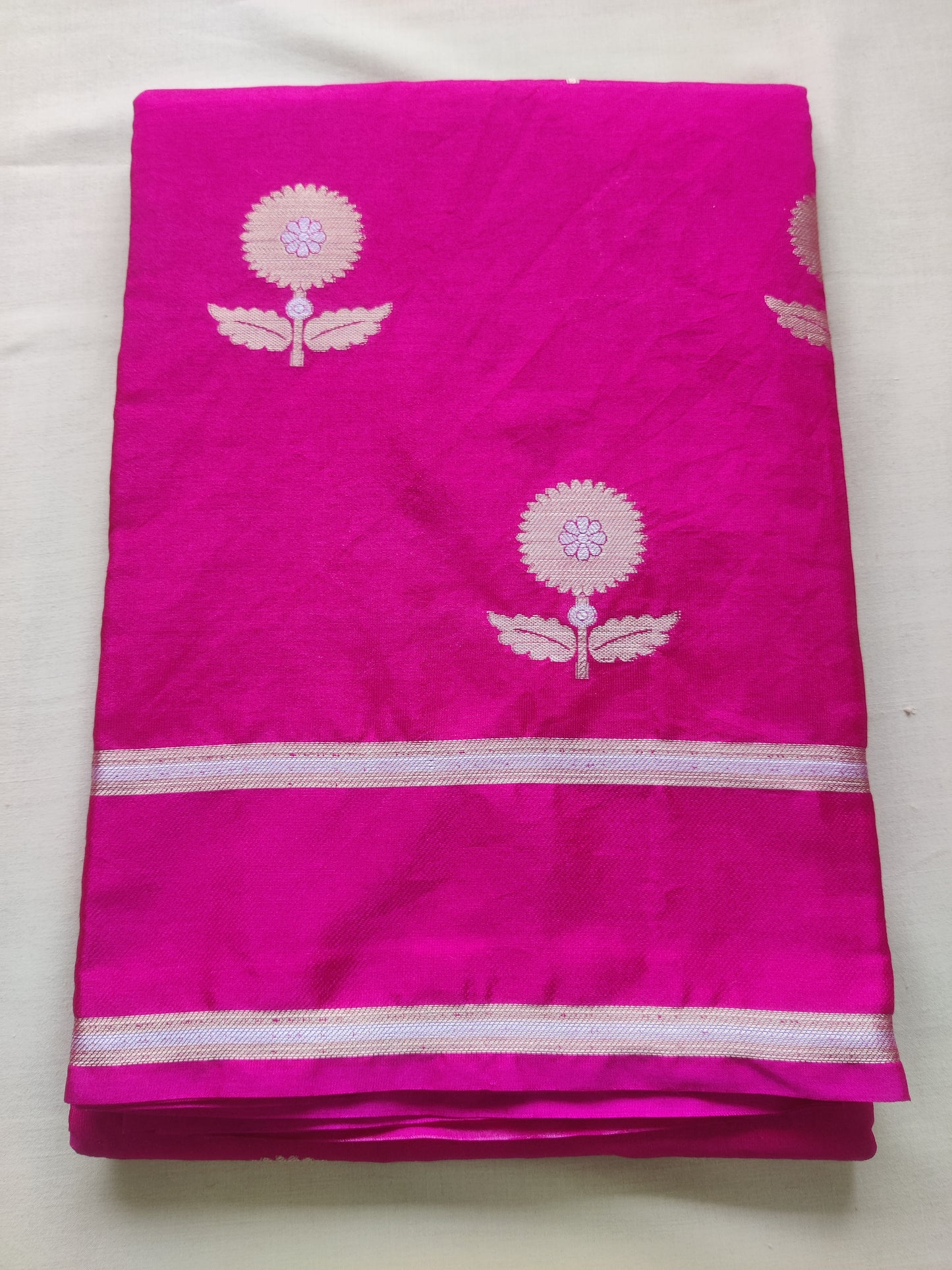 Nishaa Banarasi Floral Buti Saree/Rani Pink & Green