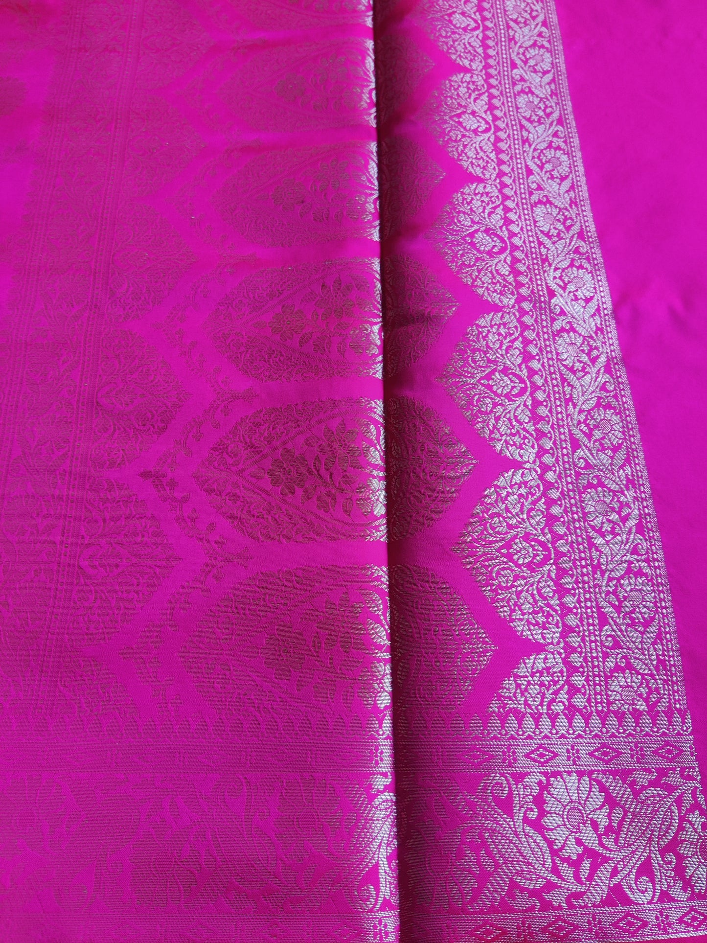 Floral Jaal Banarasi Saree