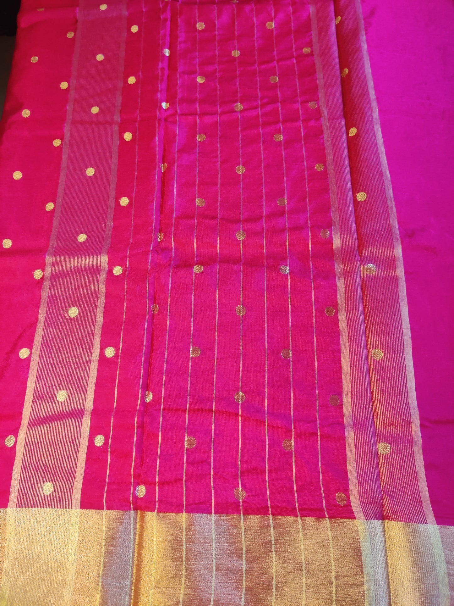 Naina Saree with Gold Zari Buta and Contrast Border